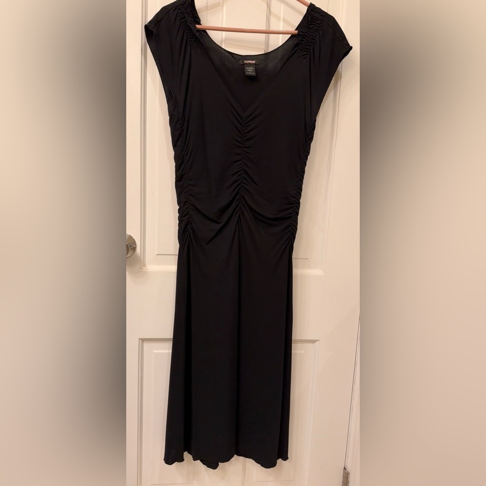〰️ Y2K Vintage Express Black V-Neck Midi Dress W/ Center Ruching - Size 8 〰️